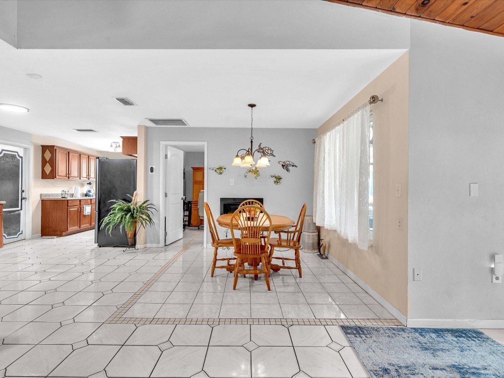 Boulevard North 92-18 B - Residential