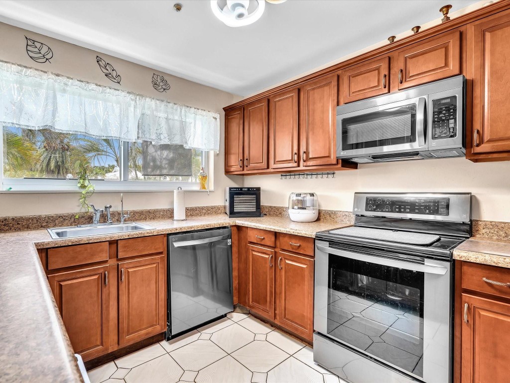 Boulevard North 92-18 B - Residential