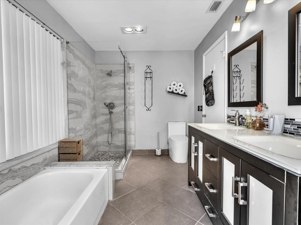 Boulevard North 92-18 B - Residential