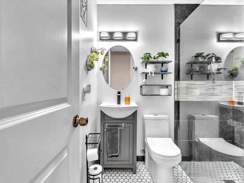 Boulevard North 92-18 B - Residential