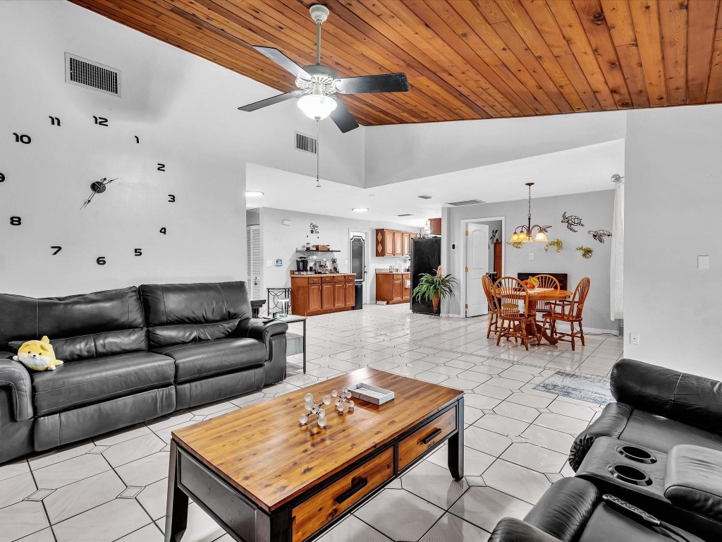 Boulevard North 92-18 B - Residential