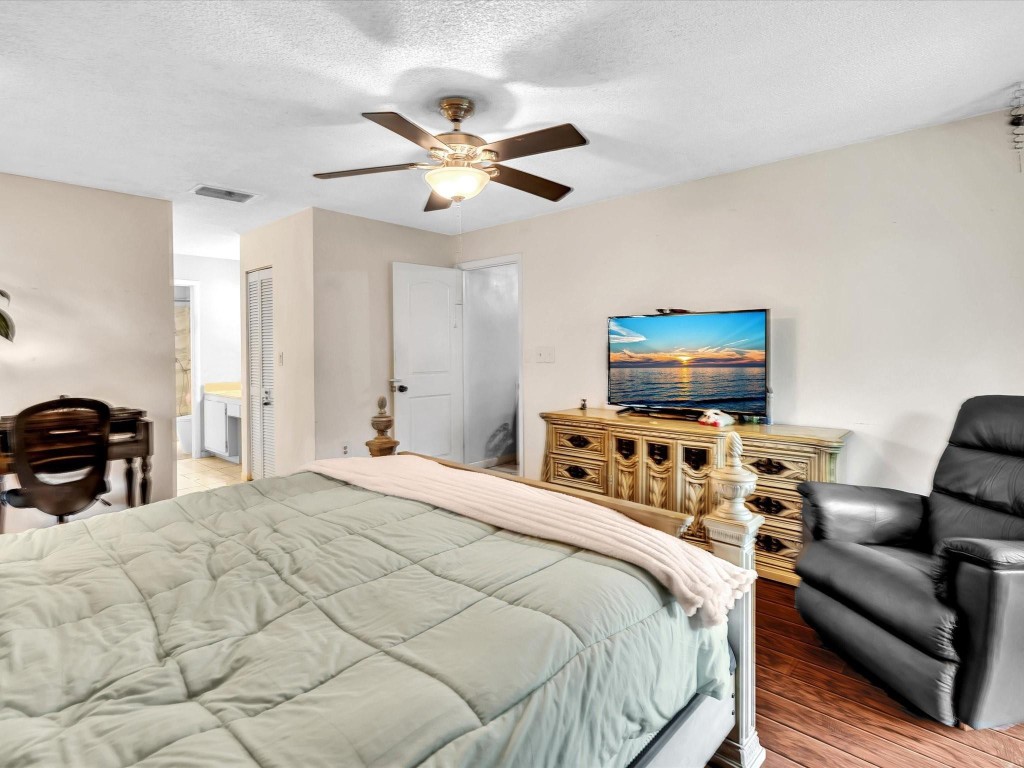 Boulevard North 92-18 B - Residential