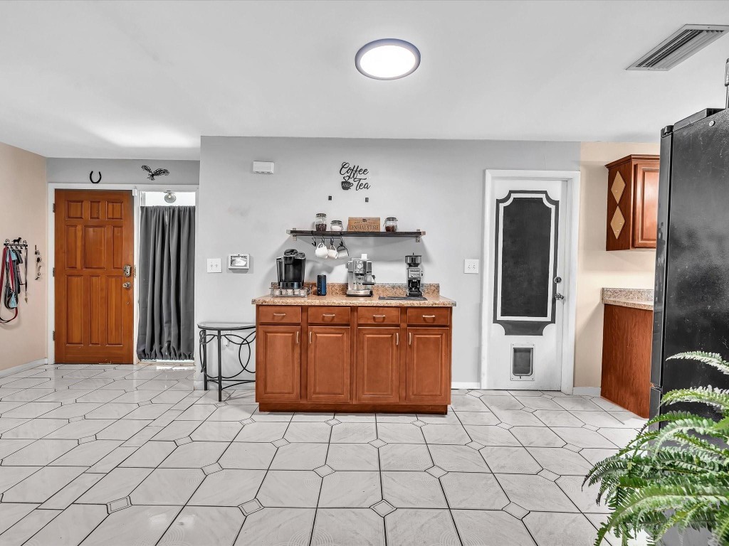 Boulevard North 92-18 B - Residential