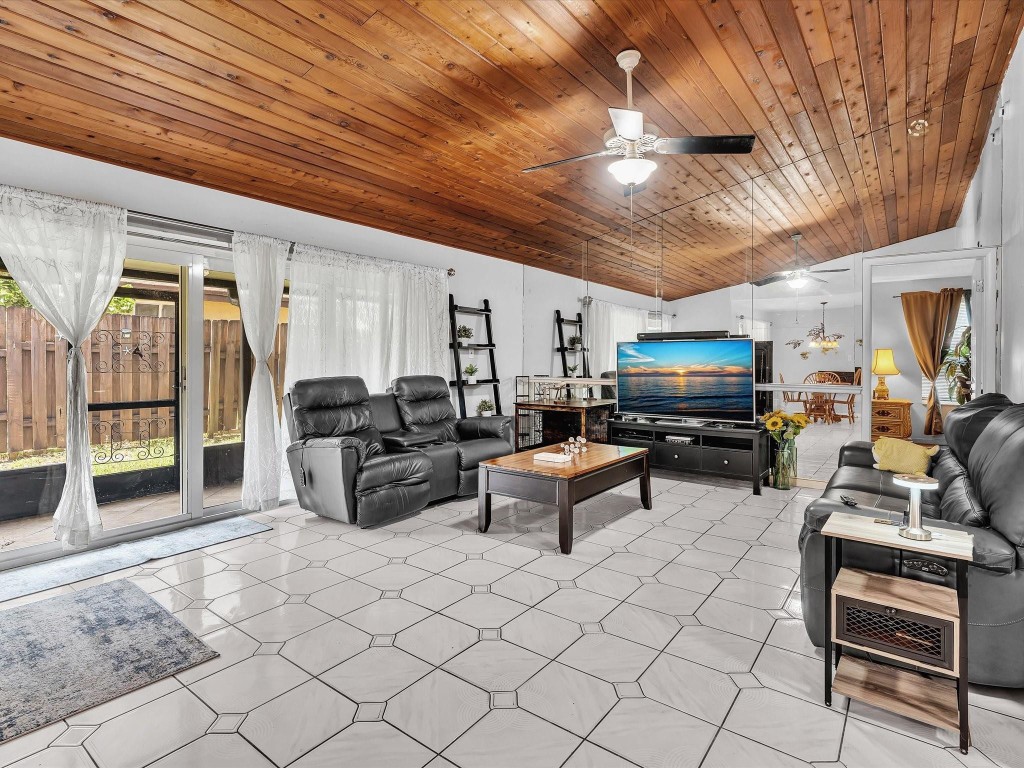 Boulevard North 92-18 B - Residential