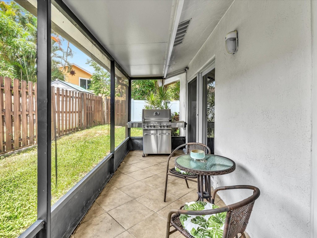 Boulevard North 92-18 B - Residential