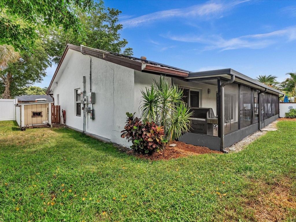 Boulevard North 92-18 B - Residential