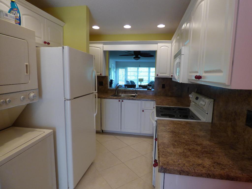 PALM GREENS AT VILLA DEL RAY CONDO II - Residential