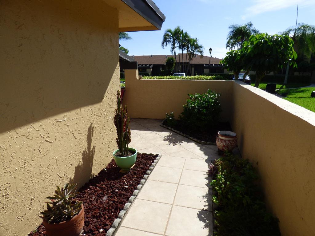 PALM GREENS AT VILLA DEL RAY CONDO II - Residential