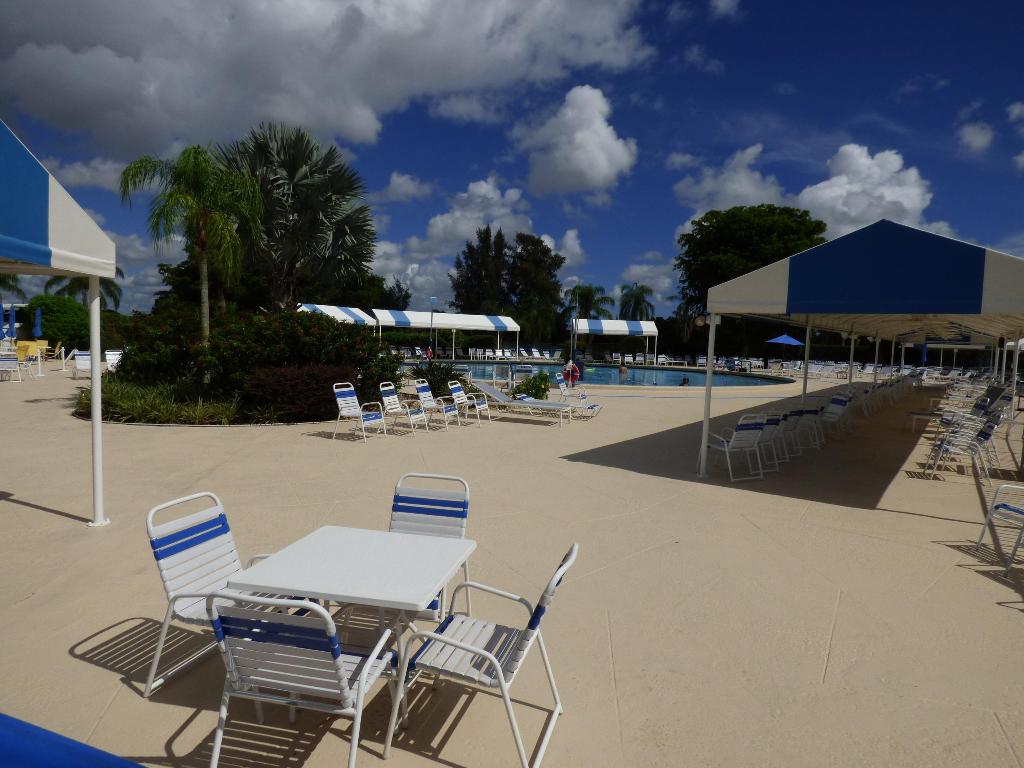 PALM GREENS AT VILLA DEL RAY CONDO II - Residential