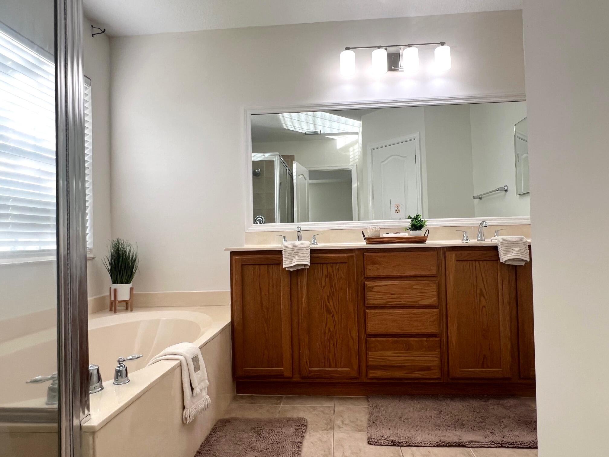 VERONA PALMS - Residential Lease