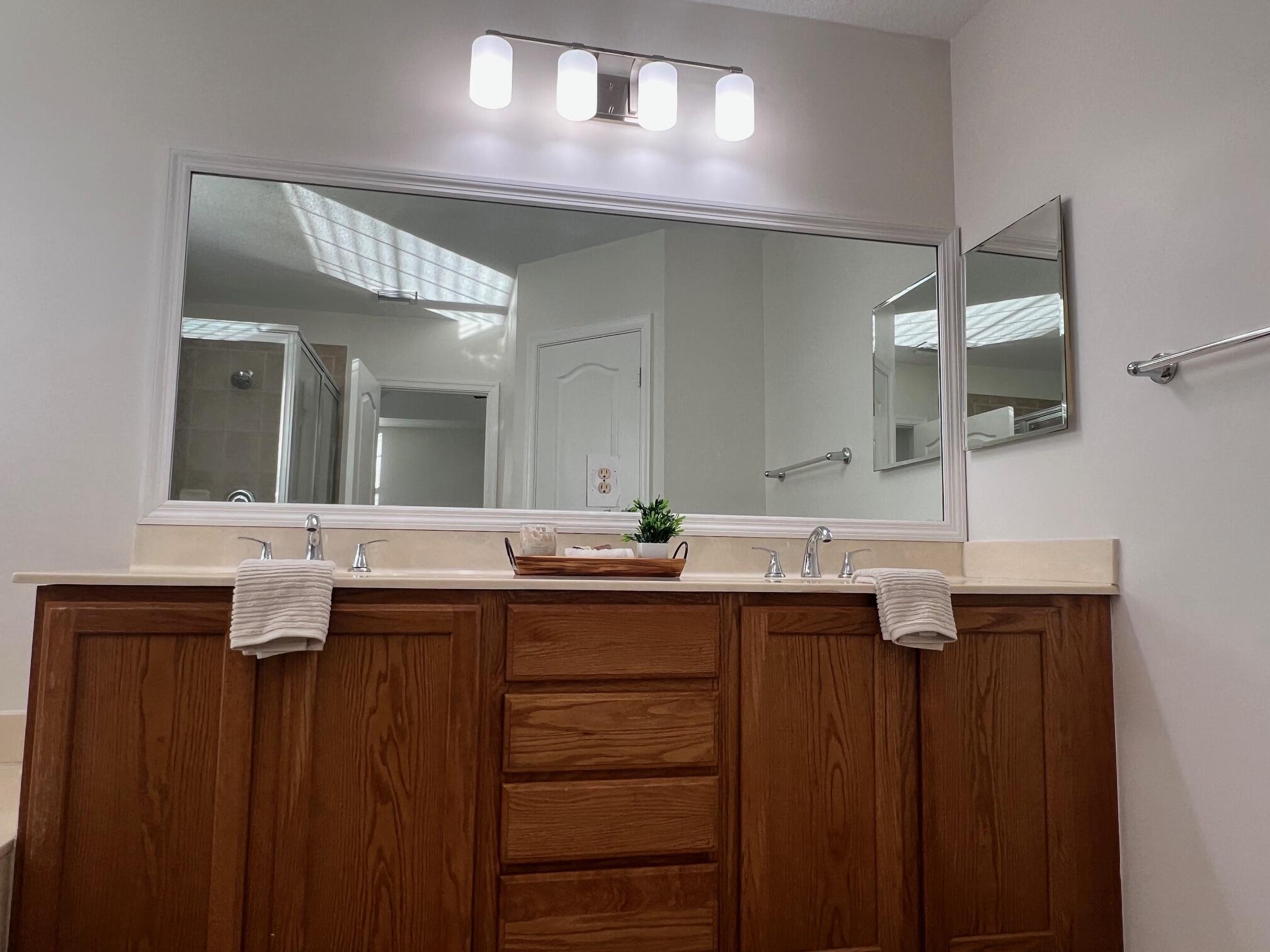 VERONA PALMS - Residential Lease