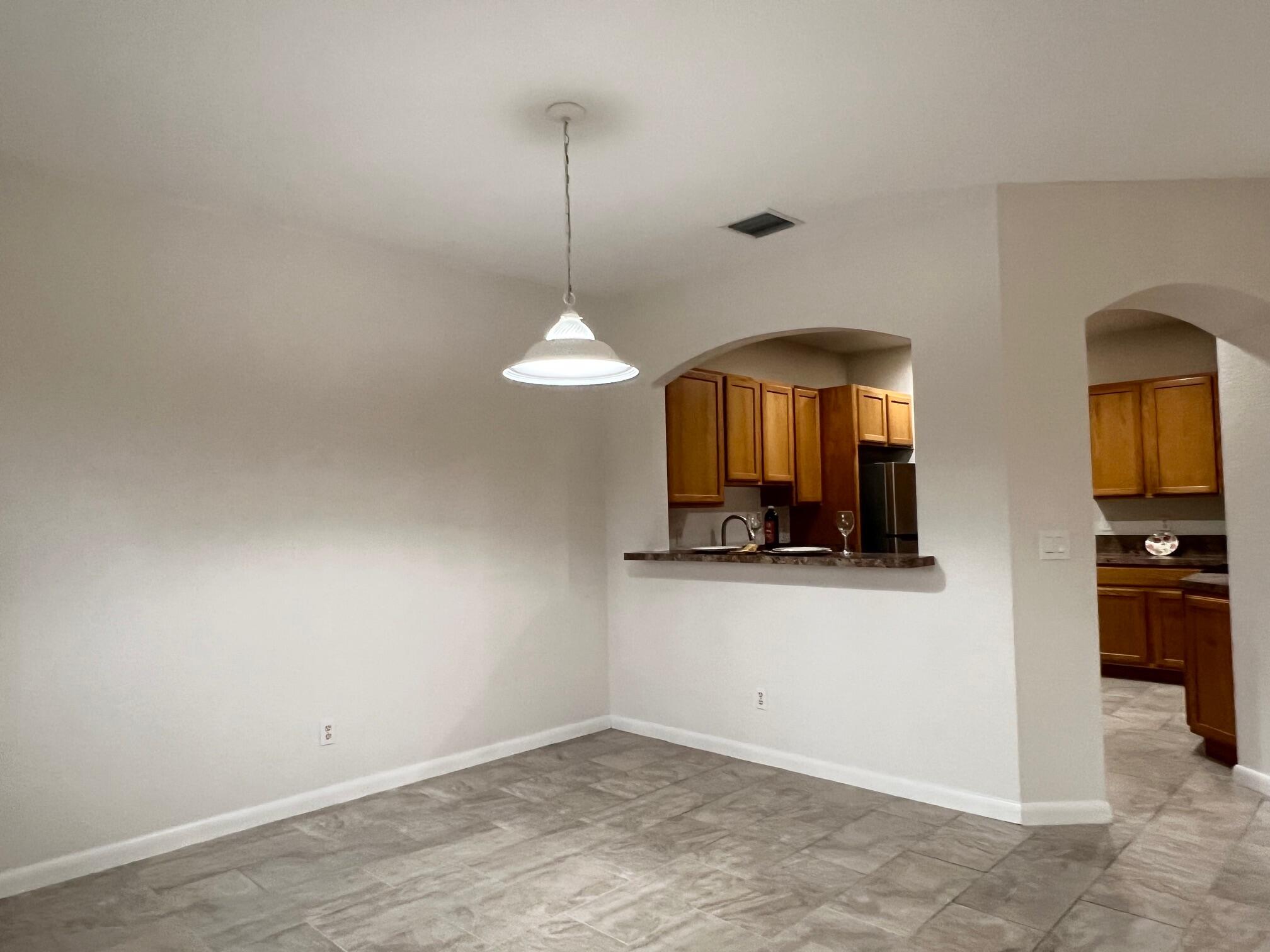 VERONA PALMS - Residential Lease