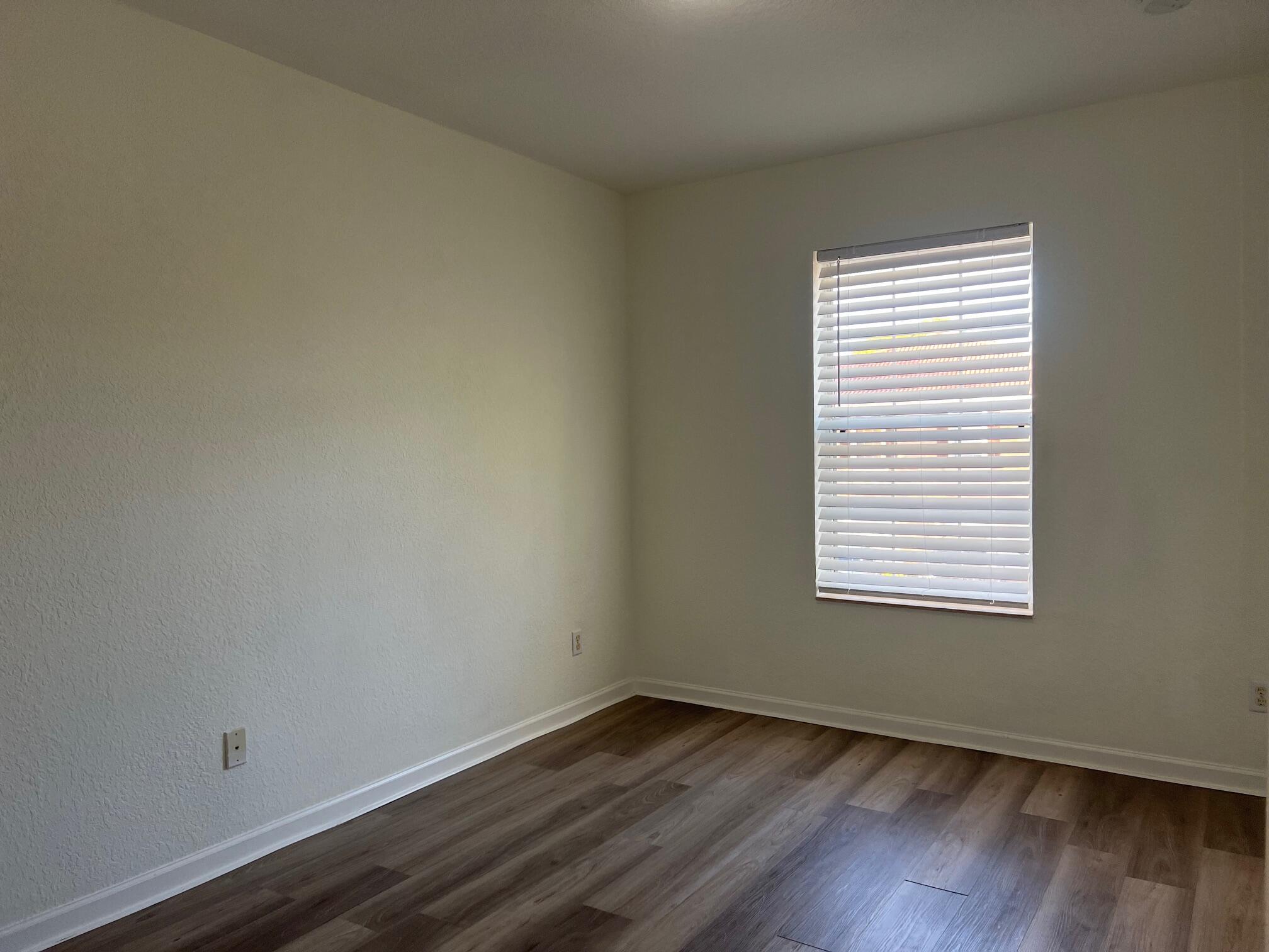 VERONA PALMS - Residential Lease