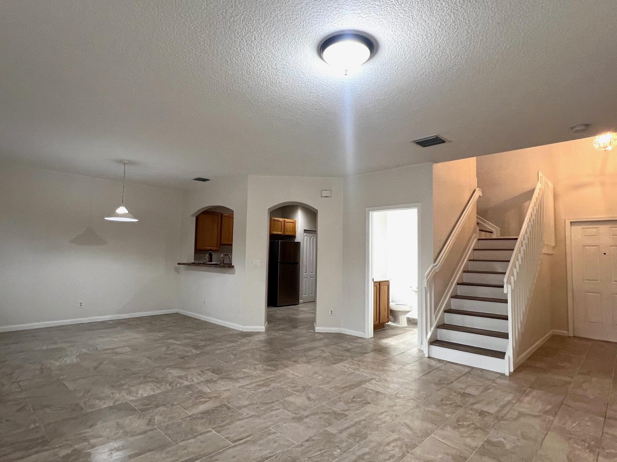 VERONA PALMS - Residential Lease