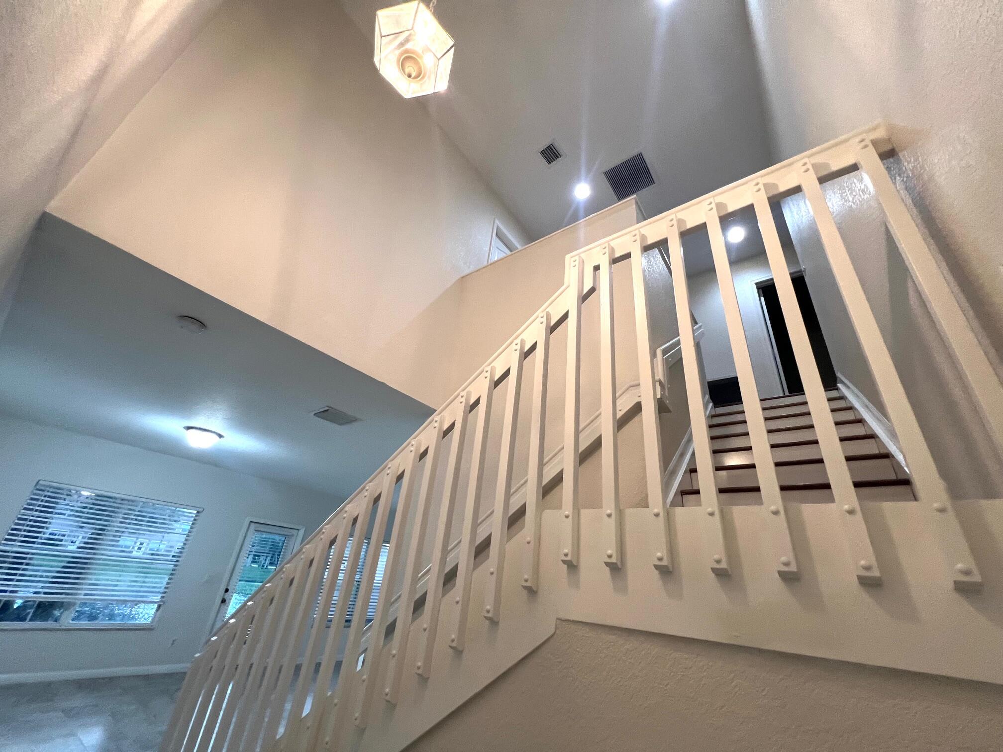 VERONA PALMS - Residential Lease