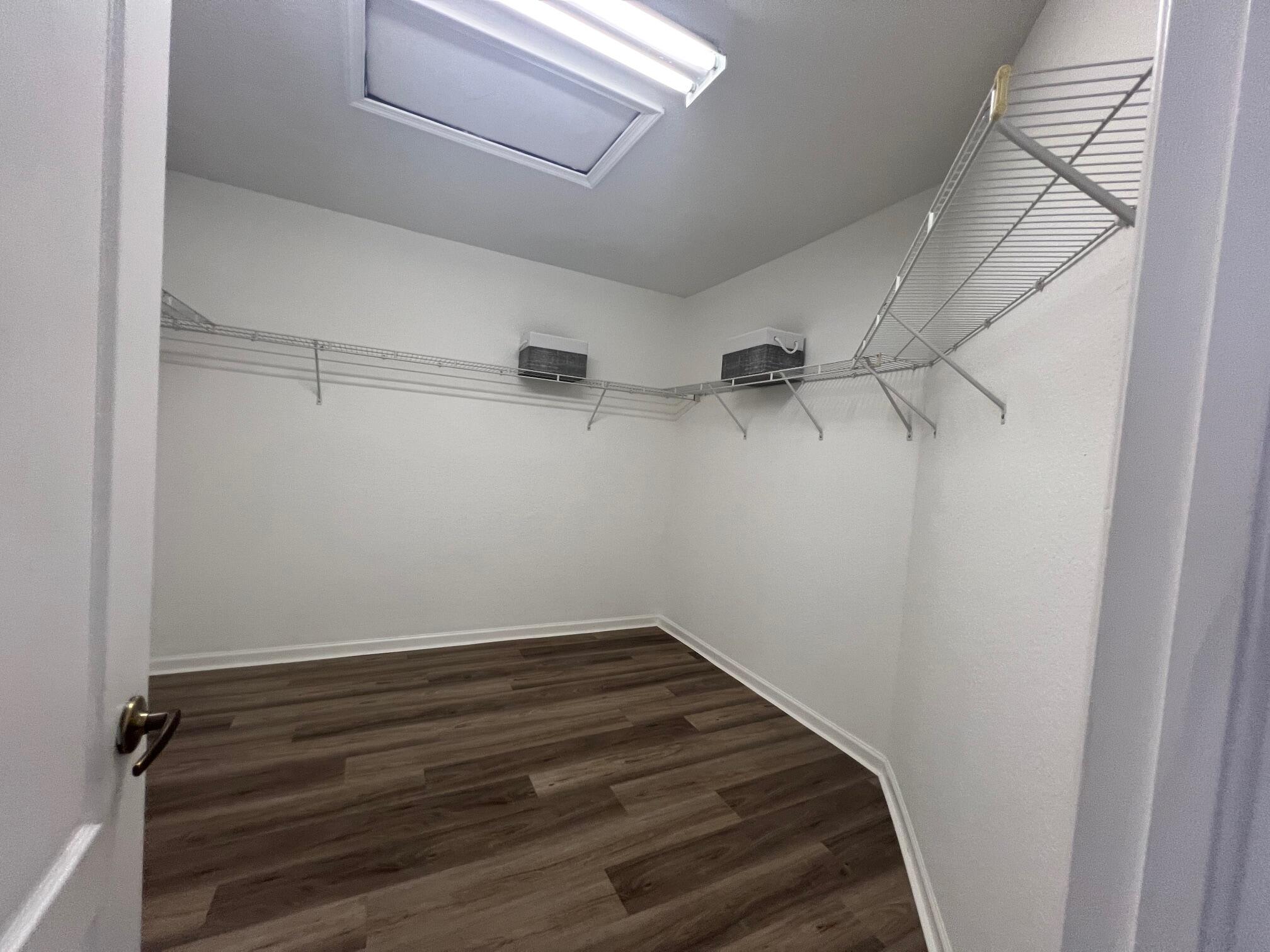 VERONA PALMS - Residential Lease