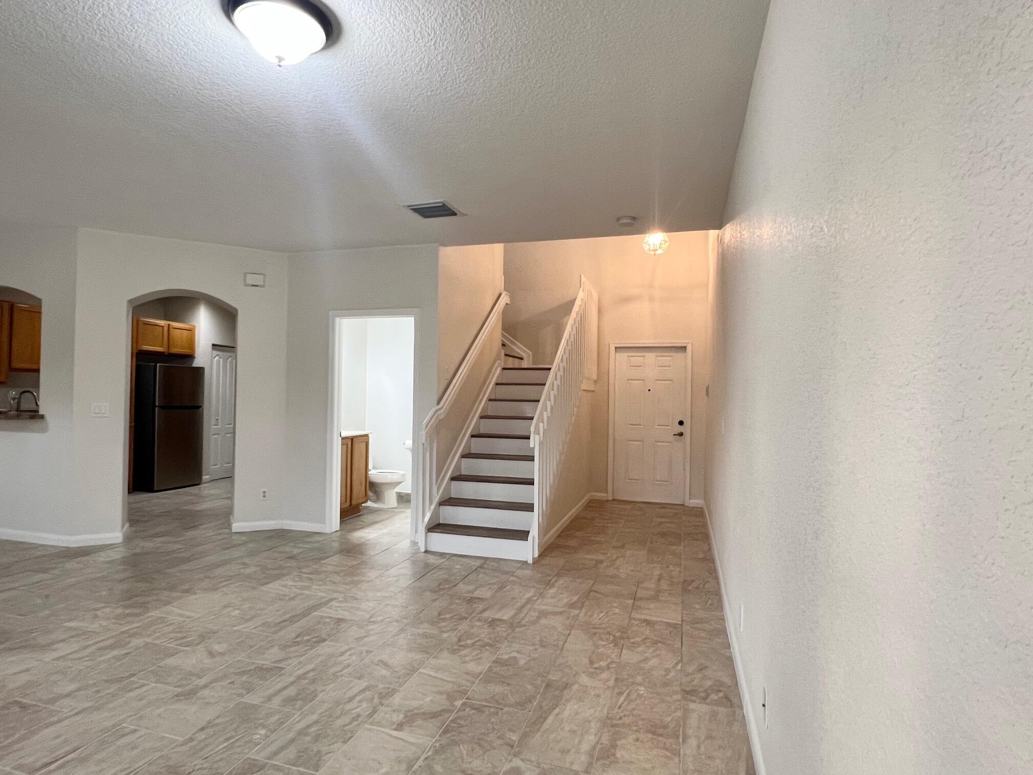 VERONA PALMS - Residential Lease