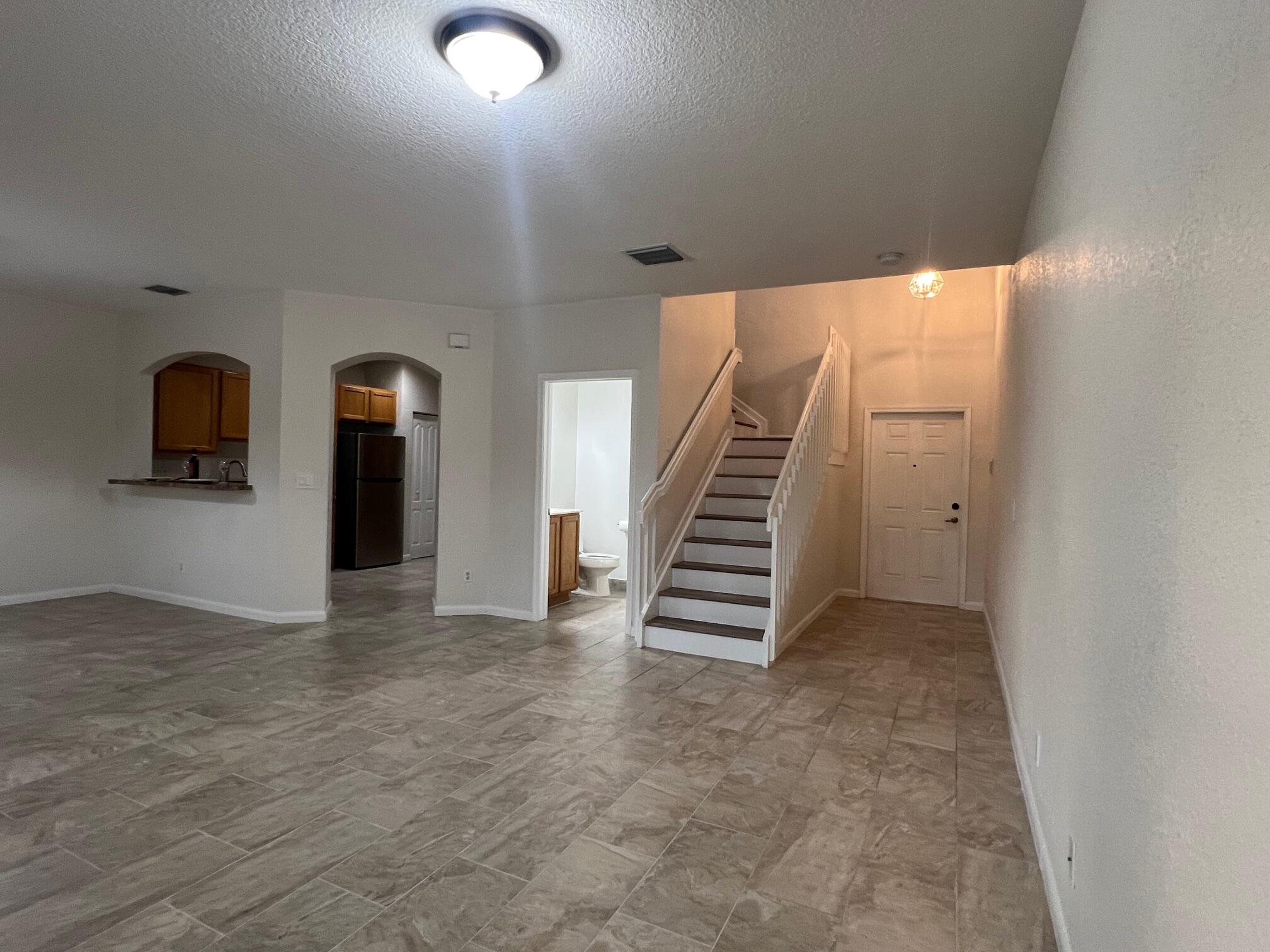 VERONA PALMS - Residential Lease