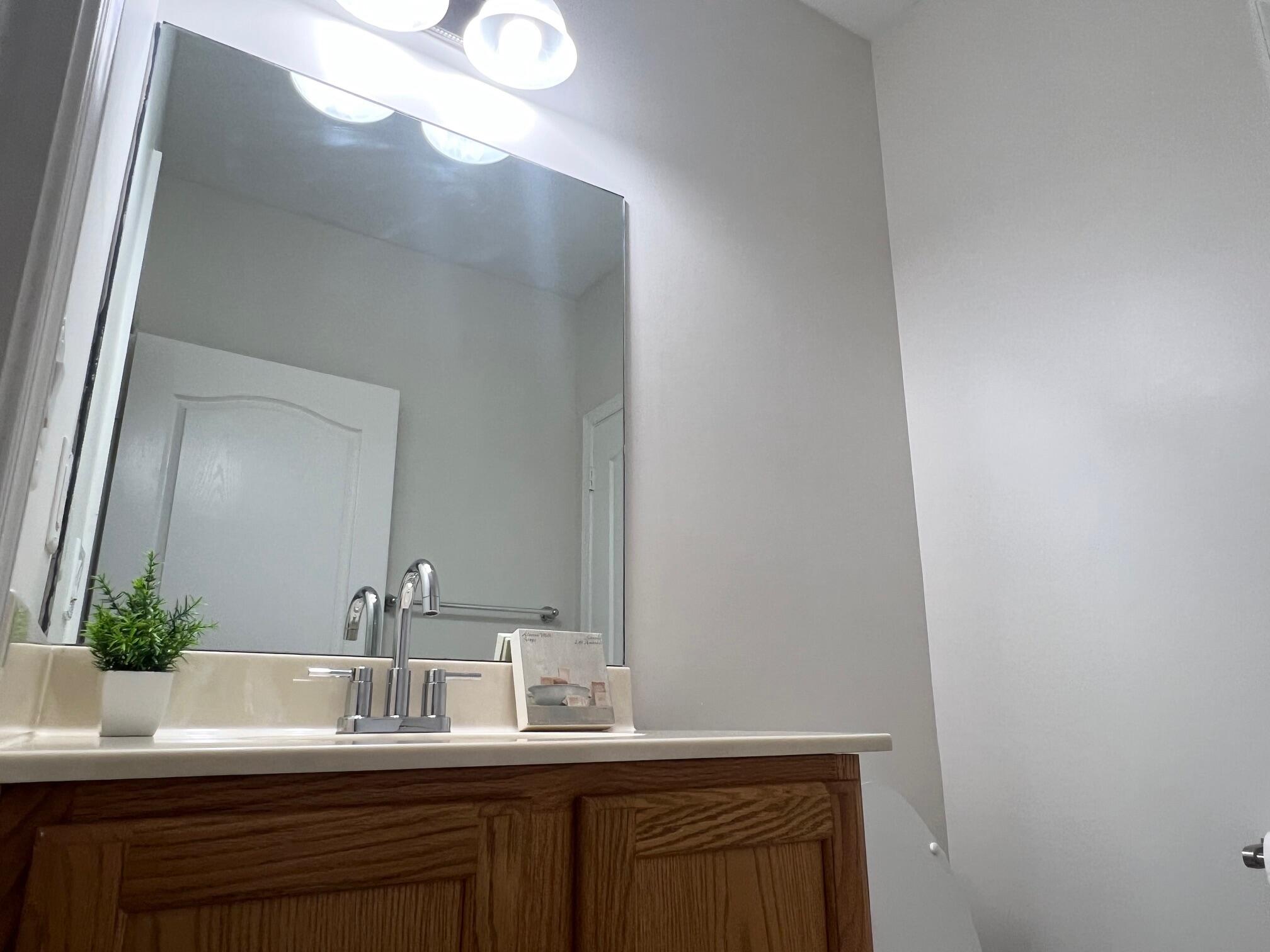 VERONA PALMS - Residential Lease