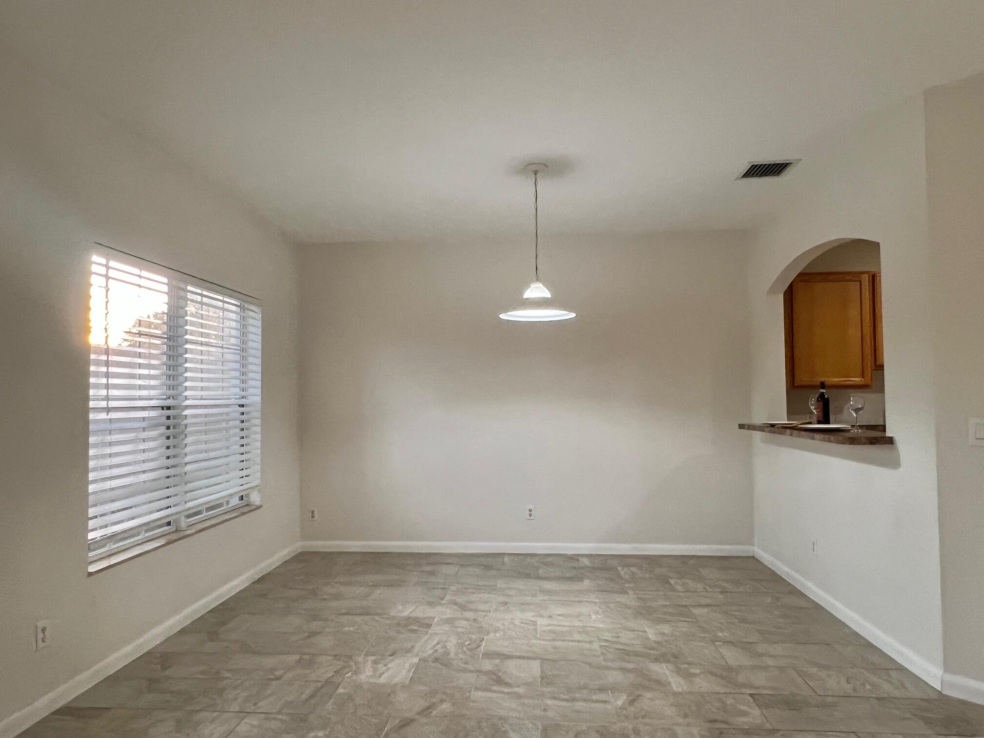 VERONA PALMS - Residential Lease