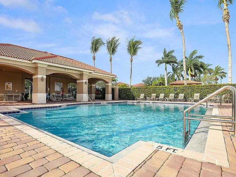 VERONA PALMS - Residential Lease