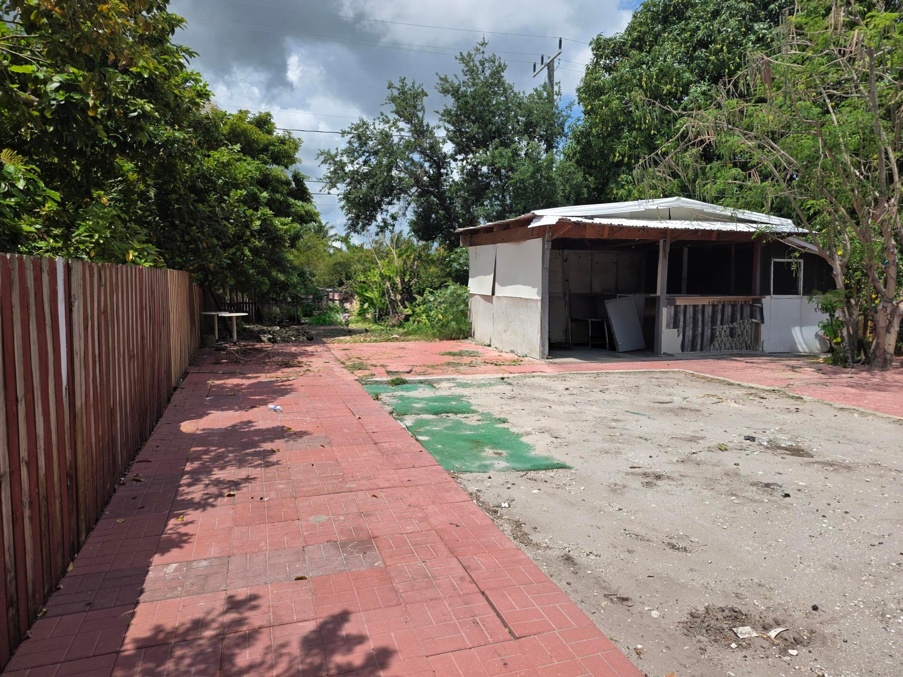 LAKE WORTH TOWN OF - Residential