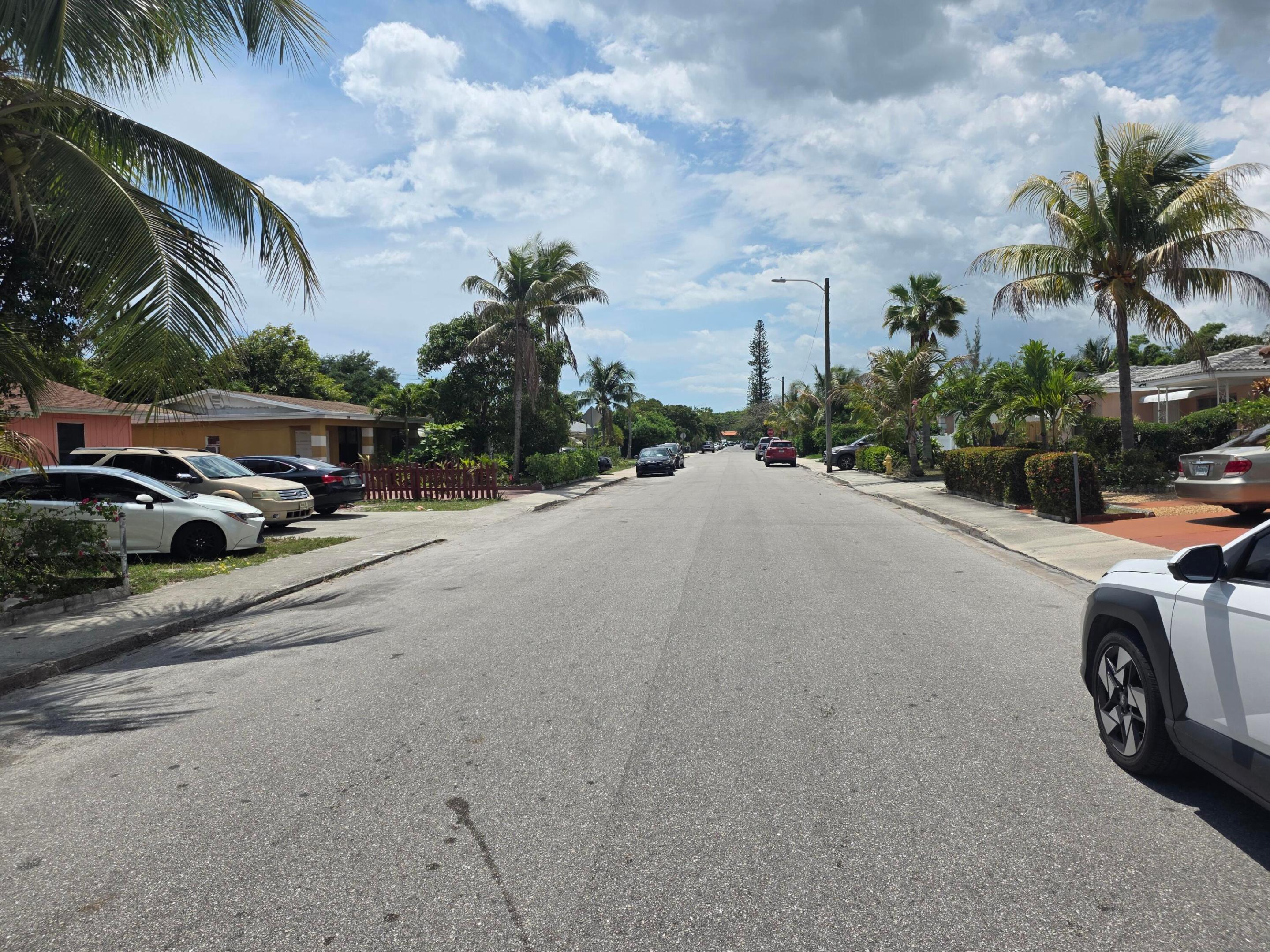 LAKE WORTH TOWN OF - Residential