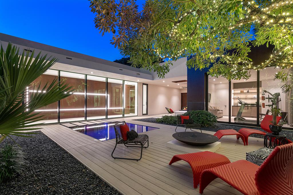 S/D OF 8-46-43, S 1/2 OF E 1/2 OF LOT 8 - Residential