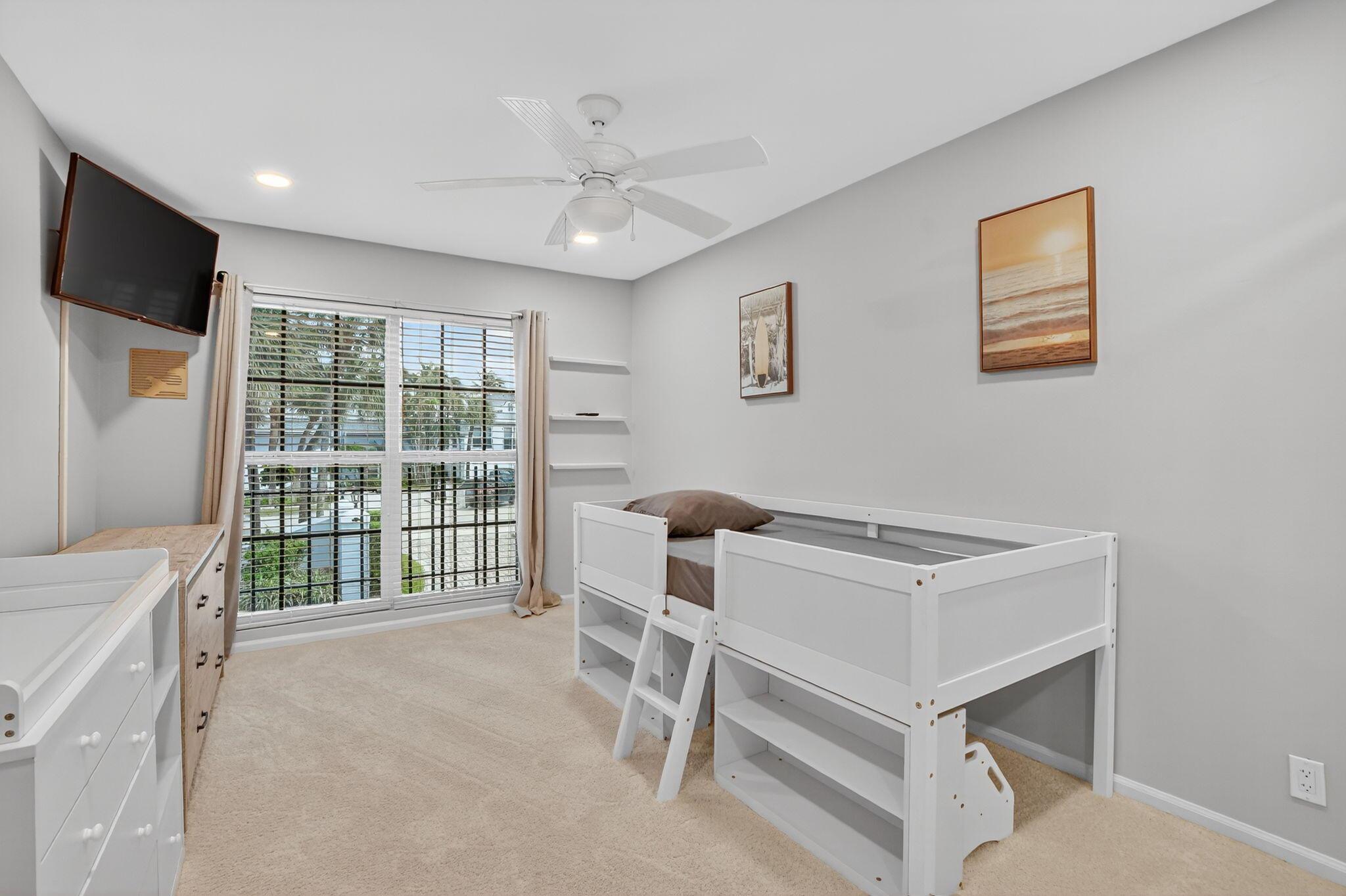 HILLSBORO BEACH & YACHT V - Residential