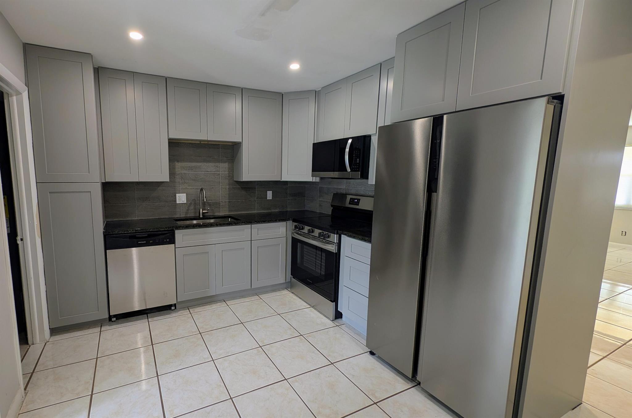 KING ARTHUR ESTATES - Residential Lease