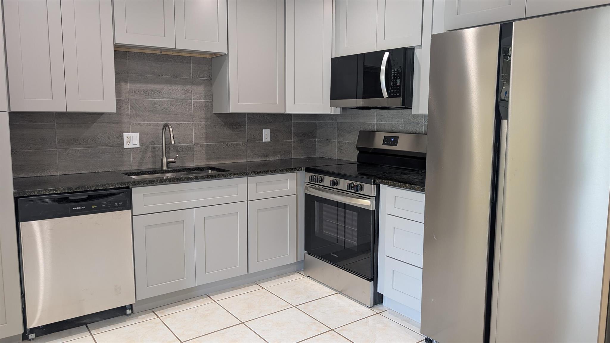 KING ARTHUR ESTATES - Residential Lease