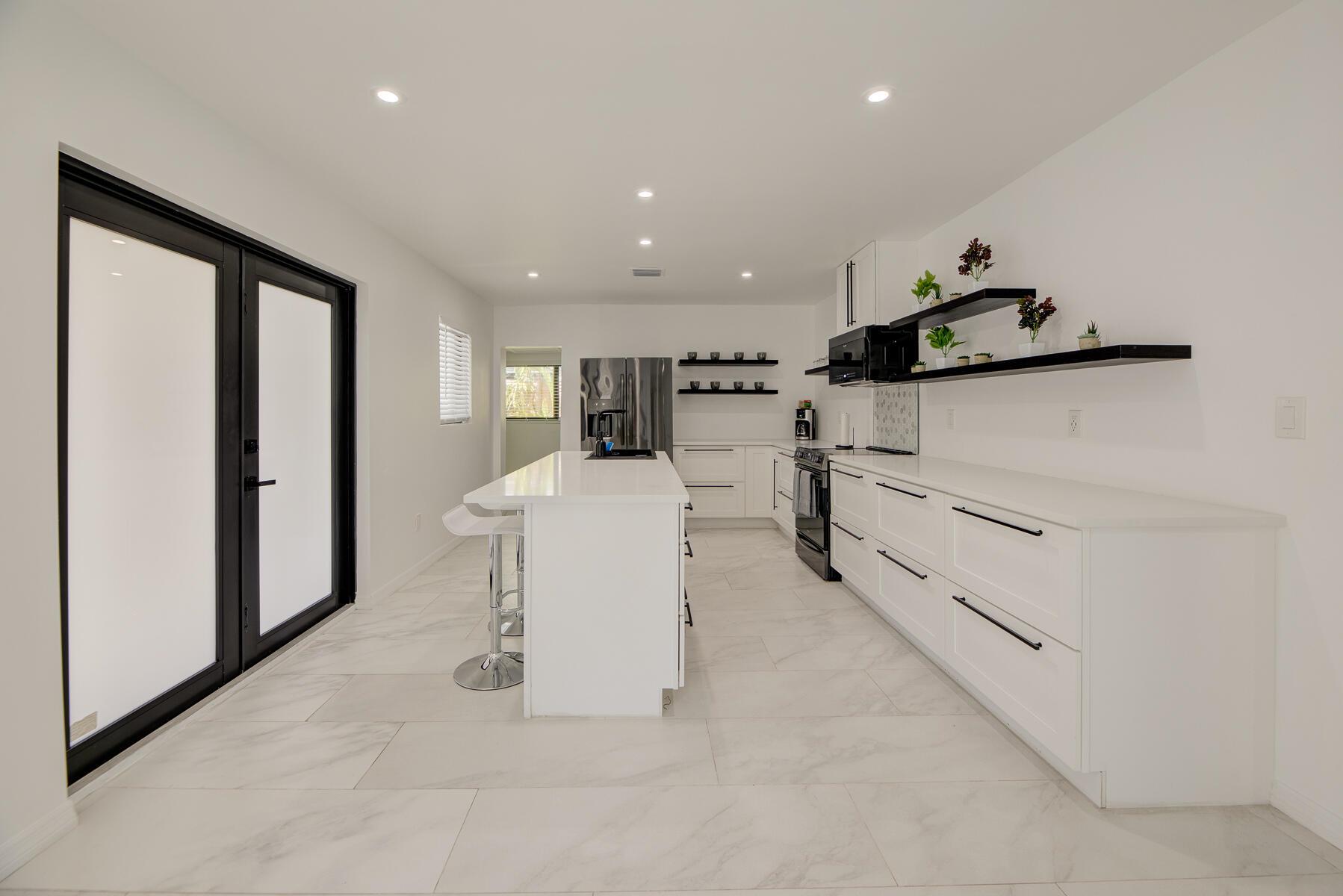 CORAL SHORES - Residential Lease