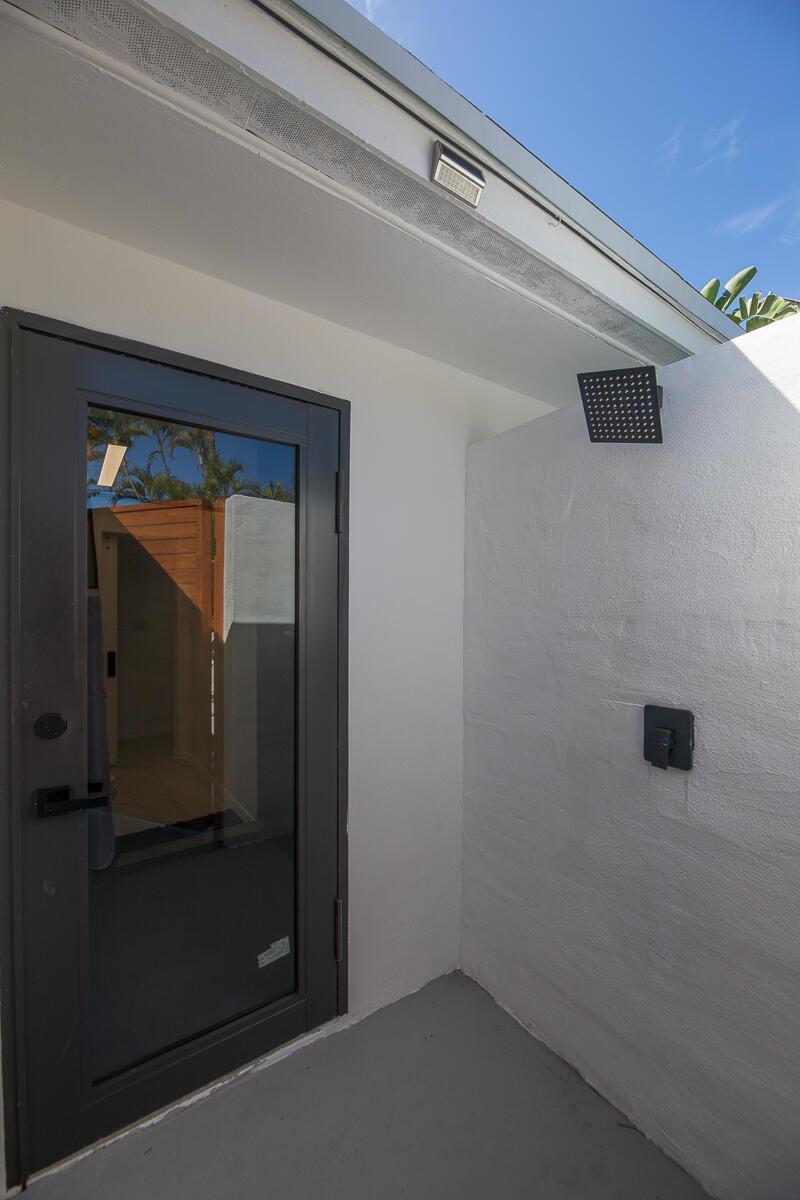 CORAL SHORES - Residential Lease