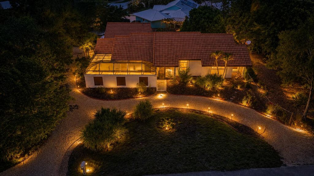 Photo of 4873 SE Bayshore Terrace, Stuart, FL 34997 (MLS # B26026028)