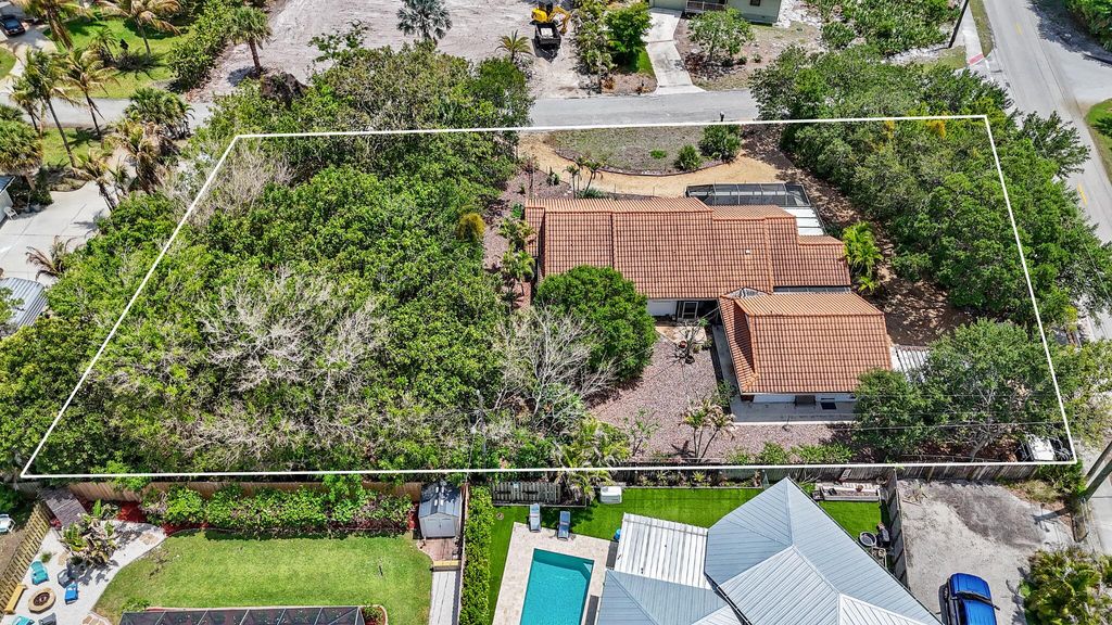 Photo of 4873 SE Bayshore Terrace, Stuart, FL 34997 (MLS # B26026028)