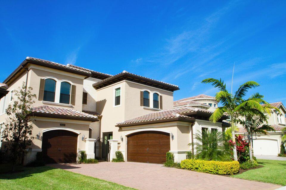 Most popular model in the Bridges, 5 bedroom, loft, 6-1/2 bath, 3 car garage, huge kitchen, pantry, central vacuum.All impact windows and doors.Beautiful club house, bistro, fitness center, pool, indoor and outdoor basketball courts, playroom and water park for kids, crds room, 8 tennis courts.A-rated schools and shops in the area.