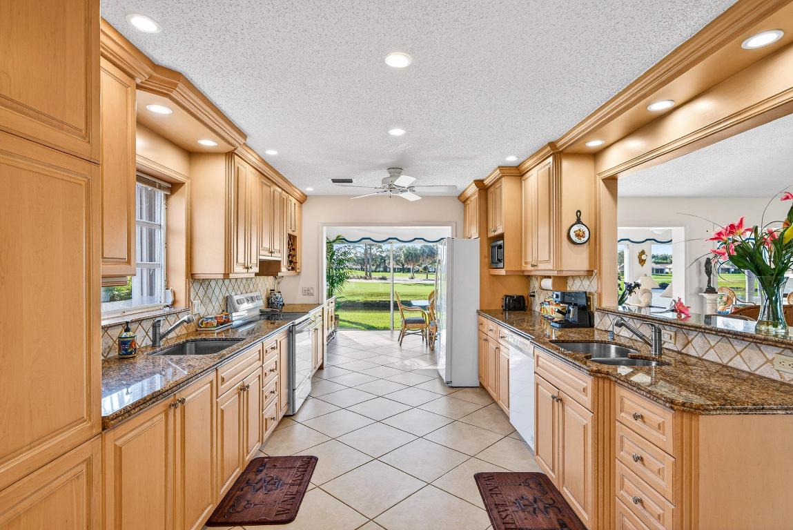 4524 Sanderling Lane