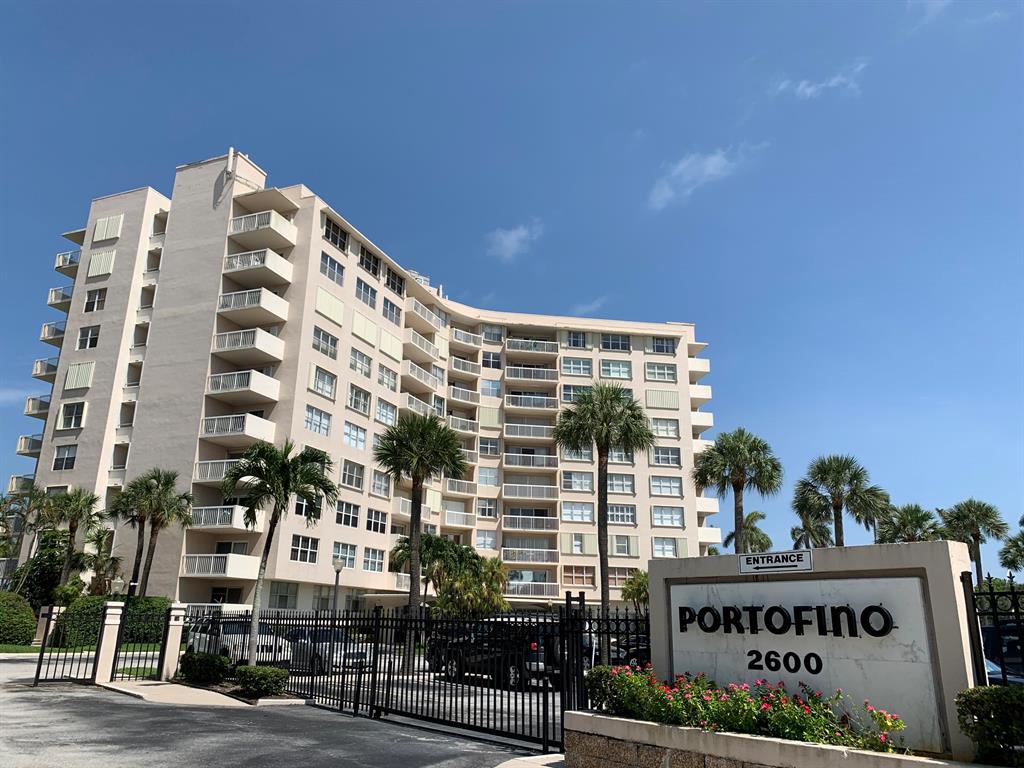Beautiful condo tastefully renovated with a white modern kitchen, stainless steel appliances, quartz countertops and porcelain tiles throughout the entire condo. Very nice 1 bedroom condo with an open living space. Nice view from the 7th floor, with lots of light. Large sliding door with balcony facing west. The Portofino building has a very large pool a few feet from the intracoastal. Located 1 block East of the hip Northwood Village.