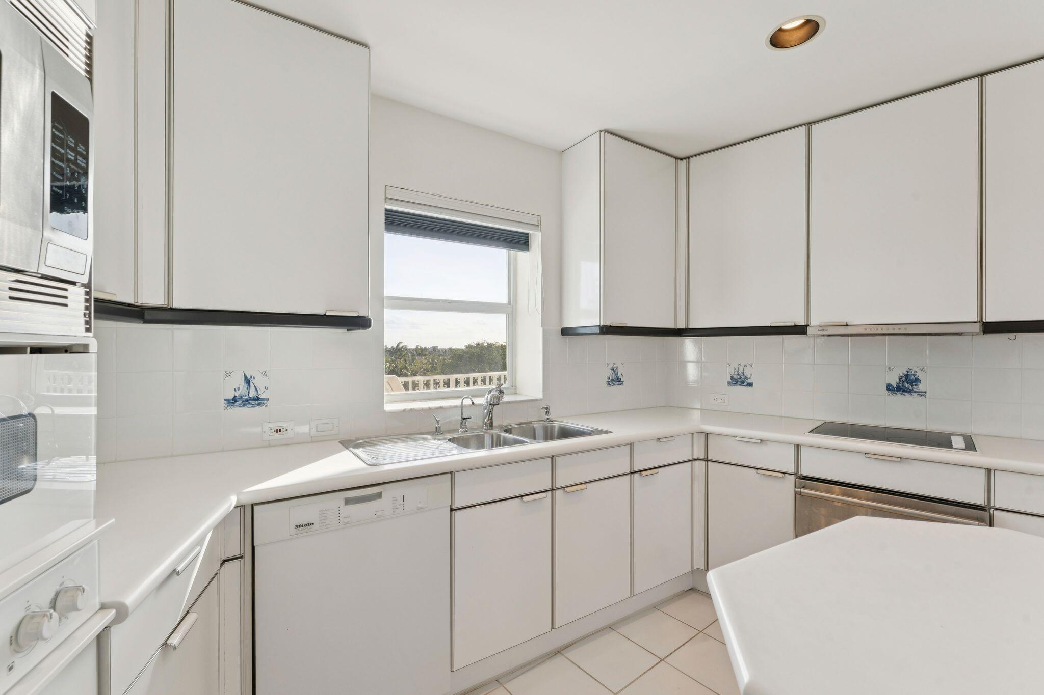 1 Royal Palm Way Condo - Residential