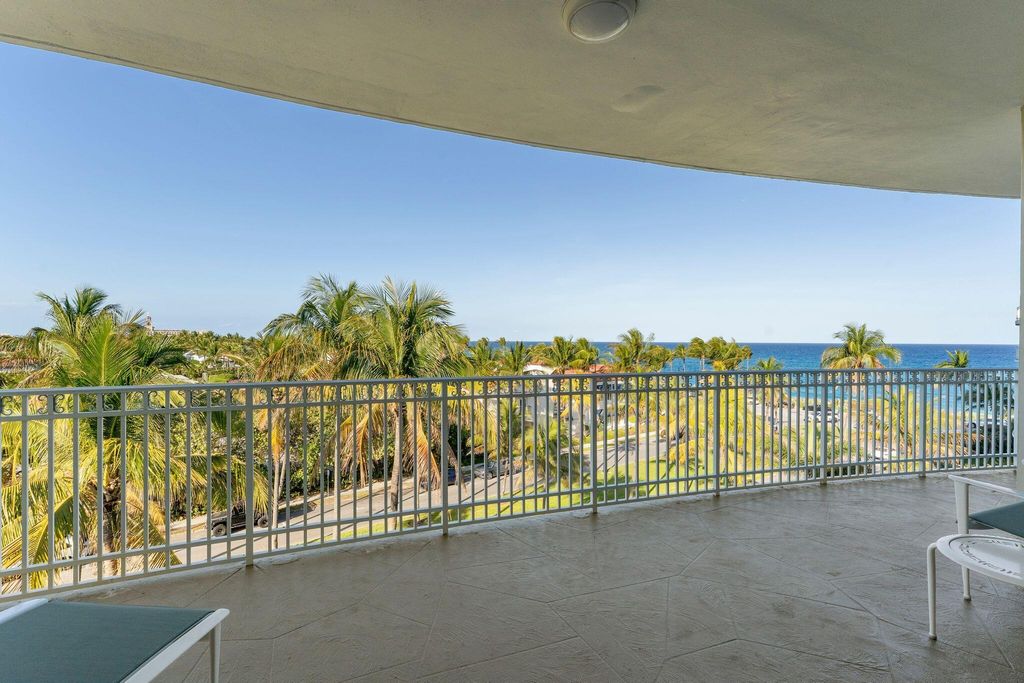 Photo of 100 Royal Palm Way #G5, Palm Beach, FL 33480 (MLS # B26000885)