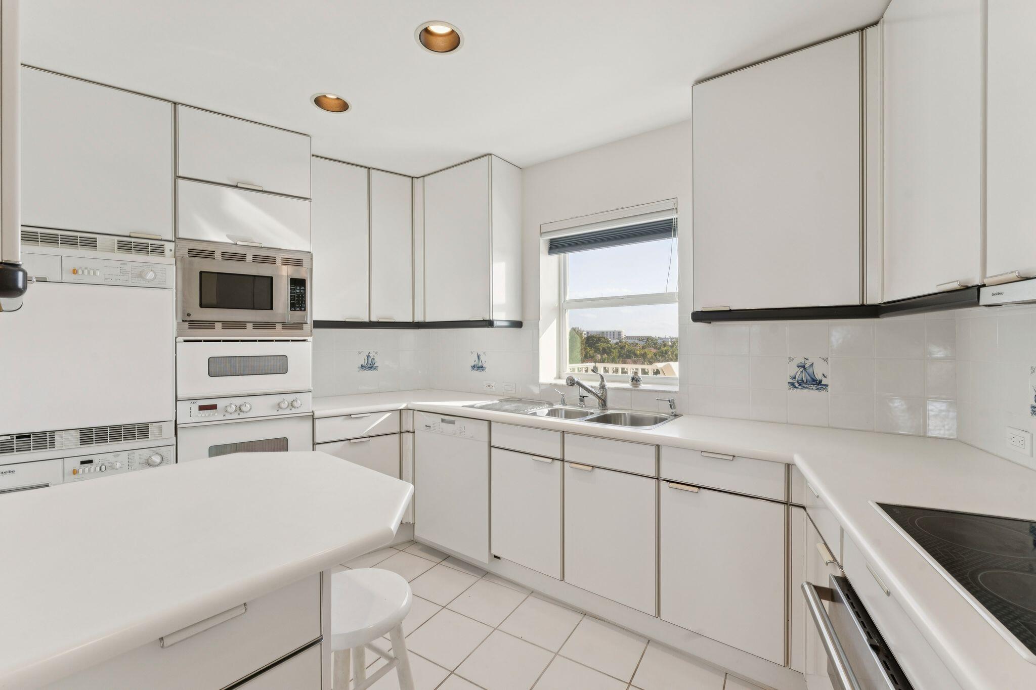 1 Royal Palm Way Condo - Residential