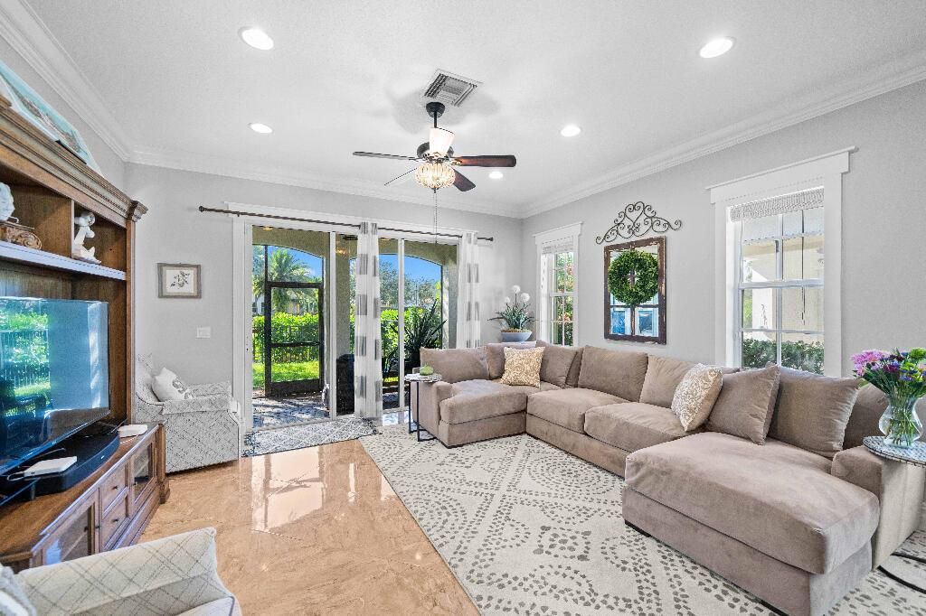Photo of 2103 Spring Court, Palm Beach Gardens, FL 33410 (MLS # R10938544)