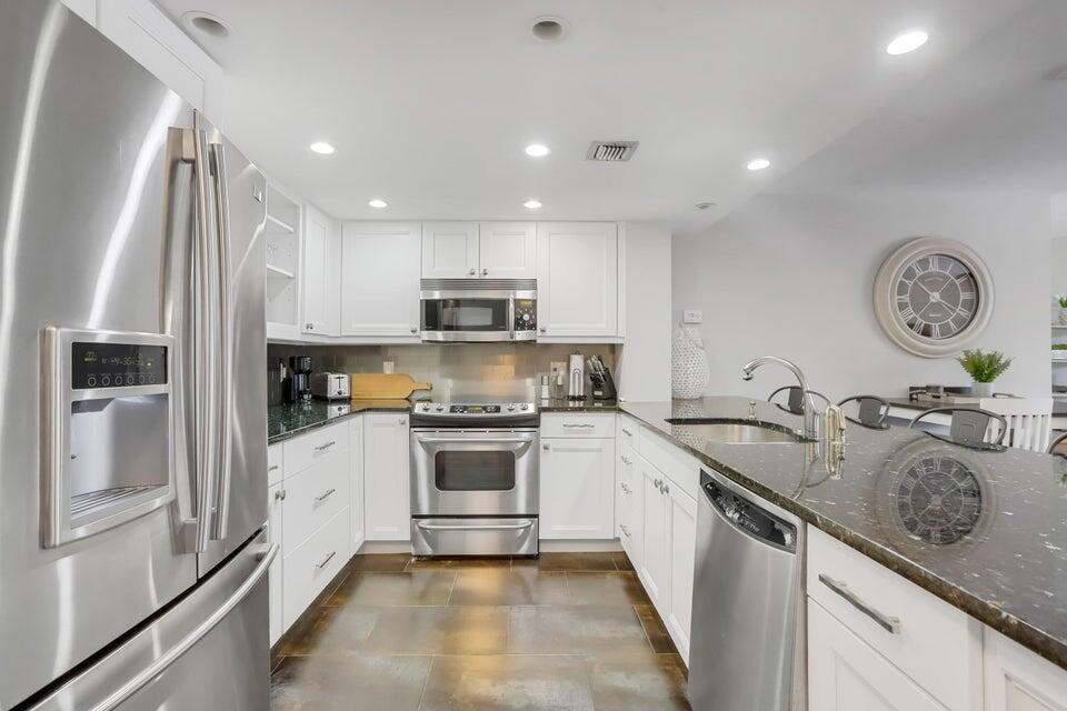 REGENCY HIGHLAND - Residential Lease