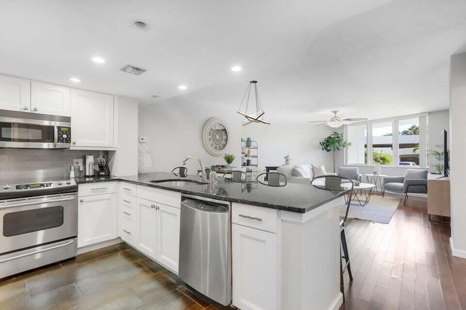 REGENCY HIGHLAND - Residential Lease