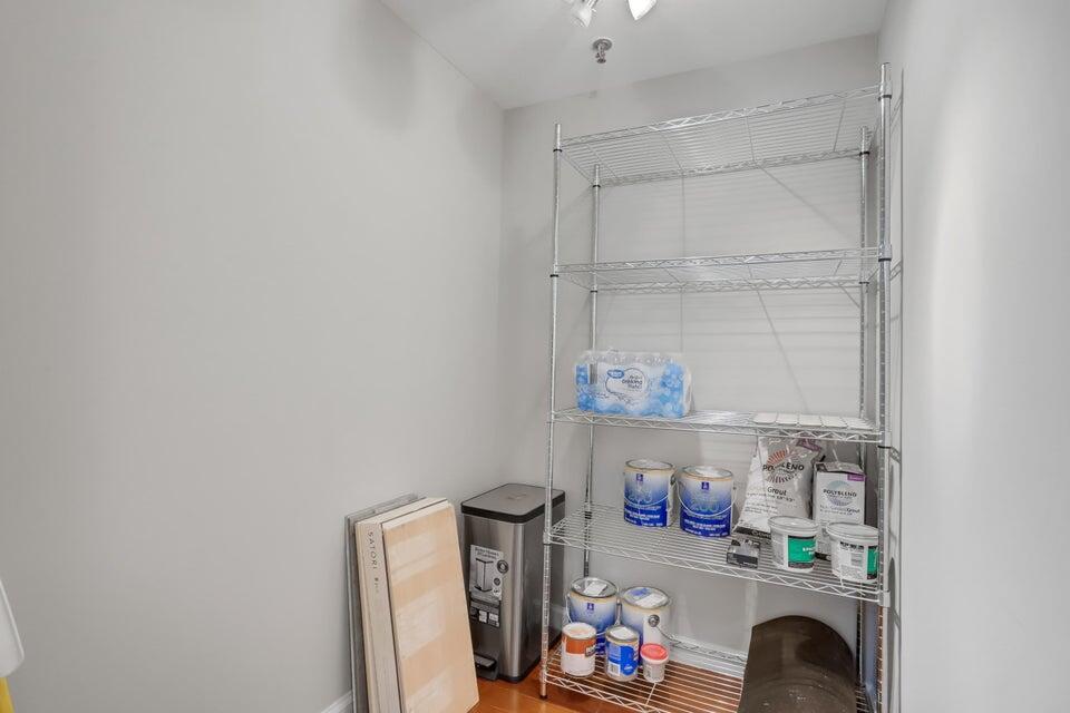 REGENCY HIGHLAND - Residential Lease