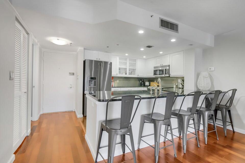REGENCY HIGHLAND - Residential Lease