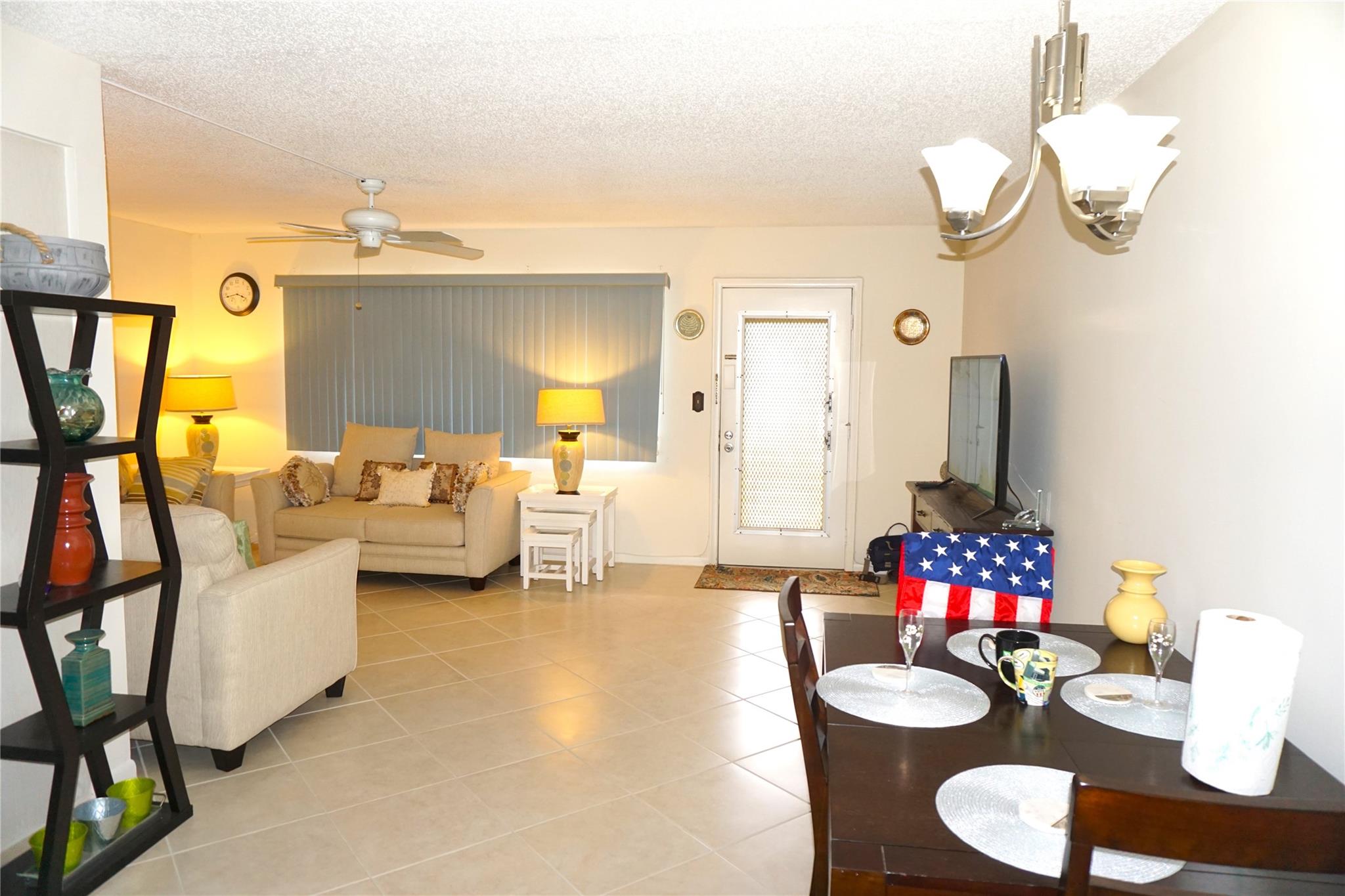 VICTORIA VILLAGE H - Residential