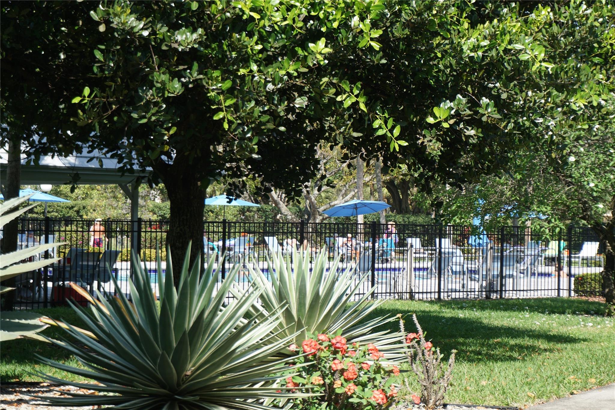 VICTORIA VILLAGE H - Residential