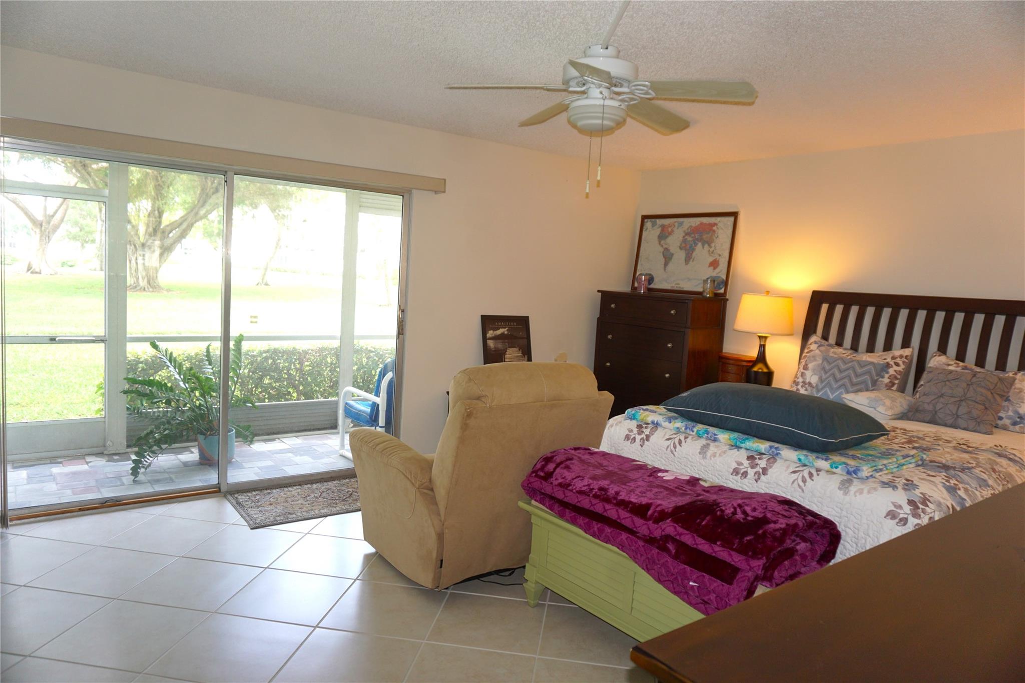 VICTORIA VILLAGE H - Residential