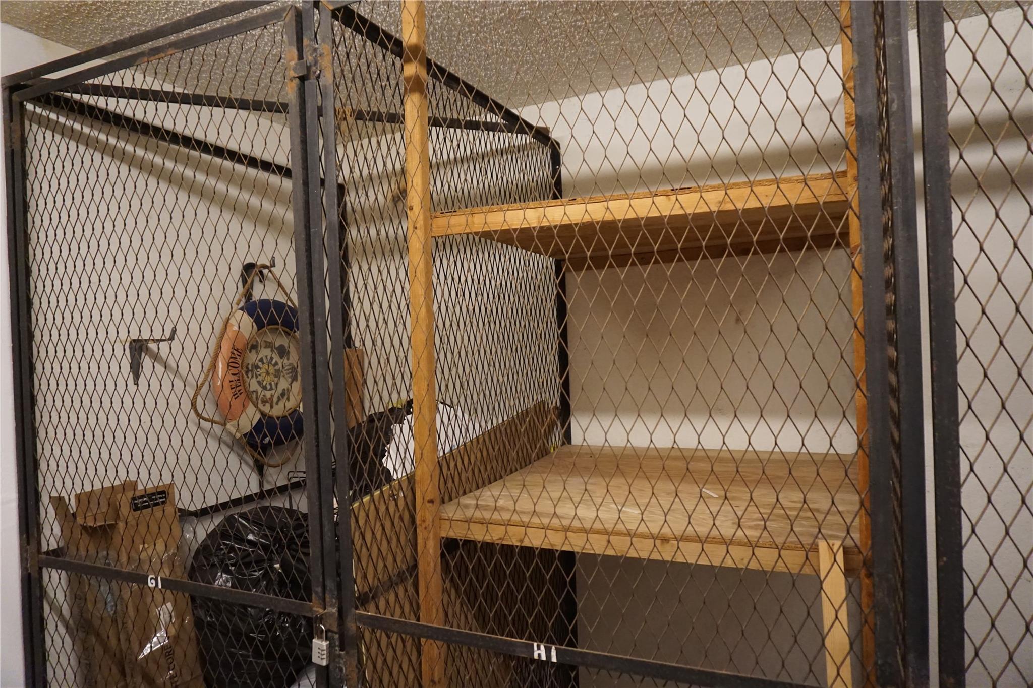 VICTORIA VILLAGE H - Residential